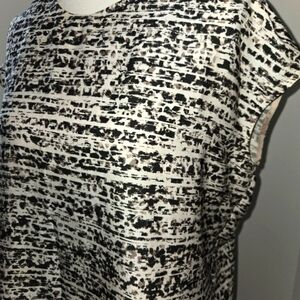 MM Lafleur Gray and White Boxy Cap Sleeve Blouse
